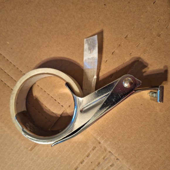 metal tape dispenser - Picture 3 of 4